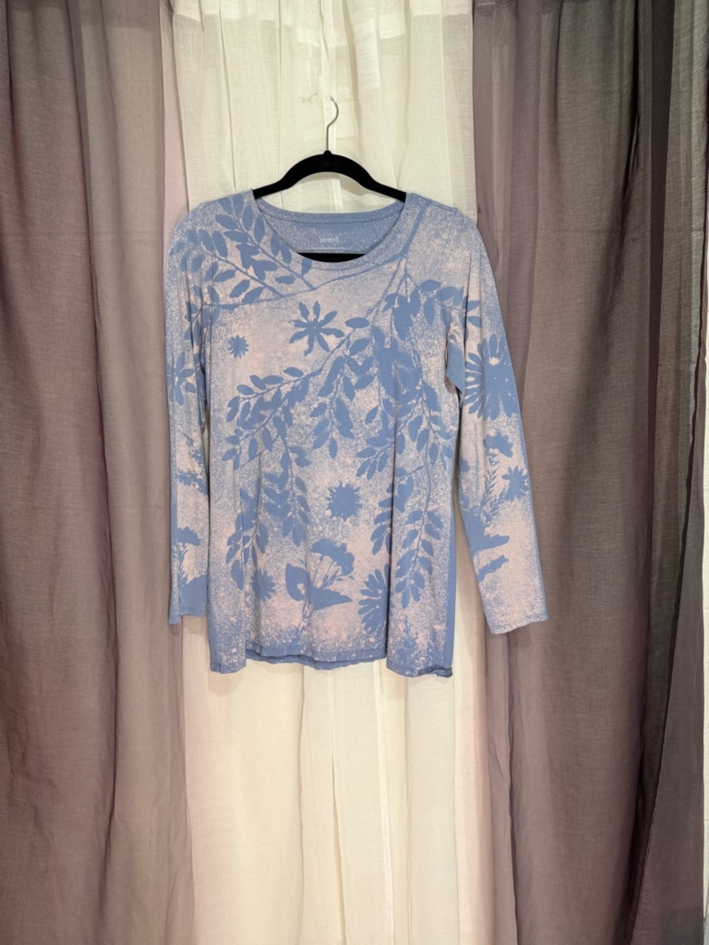 Botanical line hand bleached Women's Light Blue Floral Long-Sleeve Top